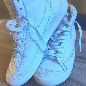 Nike Blazer Mid 77 Athletic Women's Sneakers Size 9